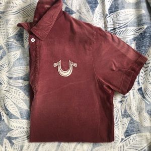 Short sleeve maroon true religion shirt